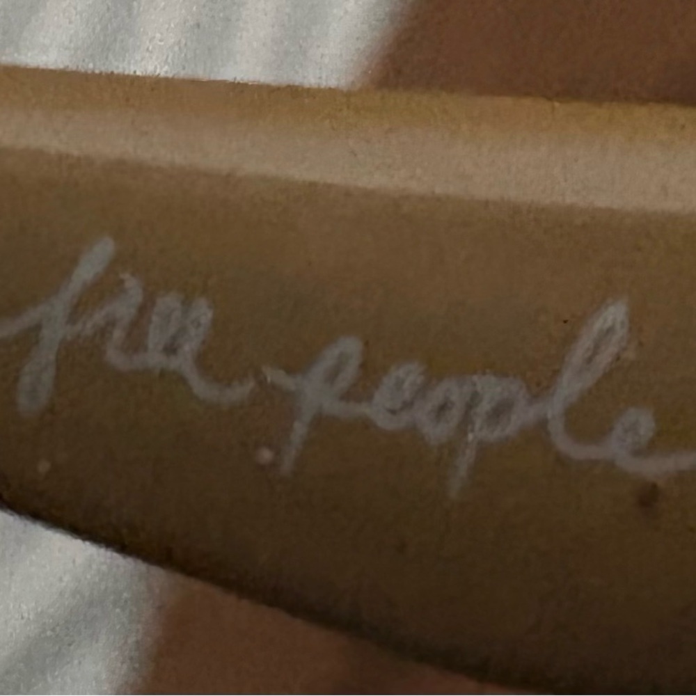 Free People Gold and Brown Aviator Sunglasses new - Picture 8 of 8